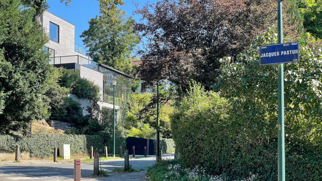 vue sur une façade de la maison quartier du Fort Jaco